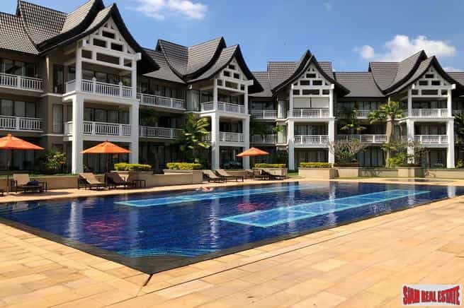 Condominium in Ban Choeng Thale, Phuket 10114779