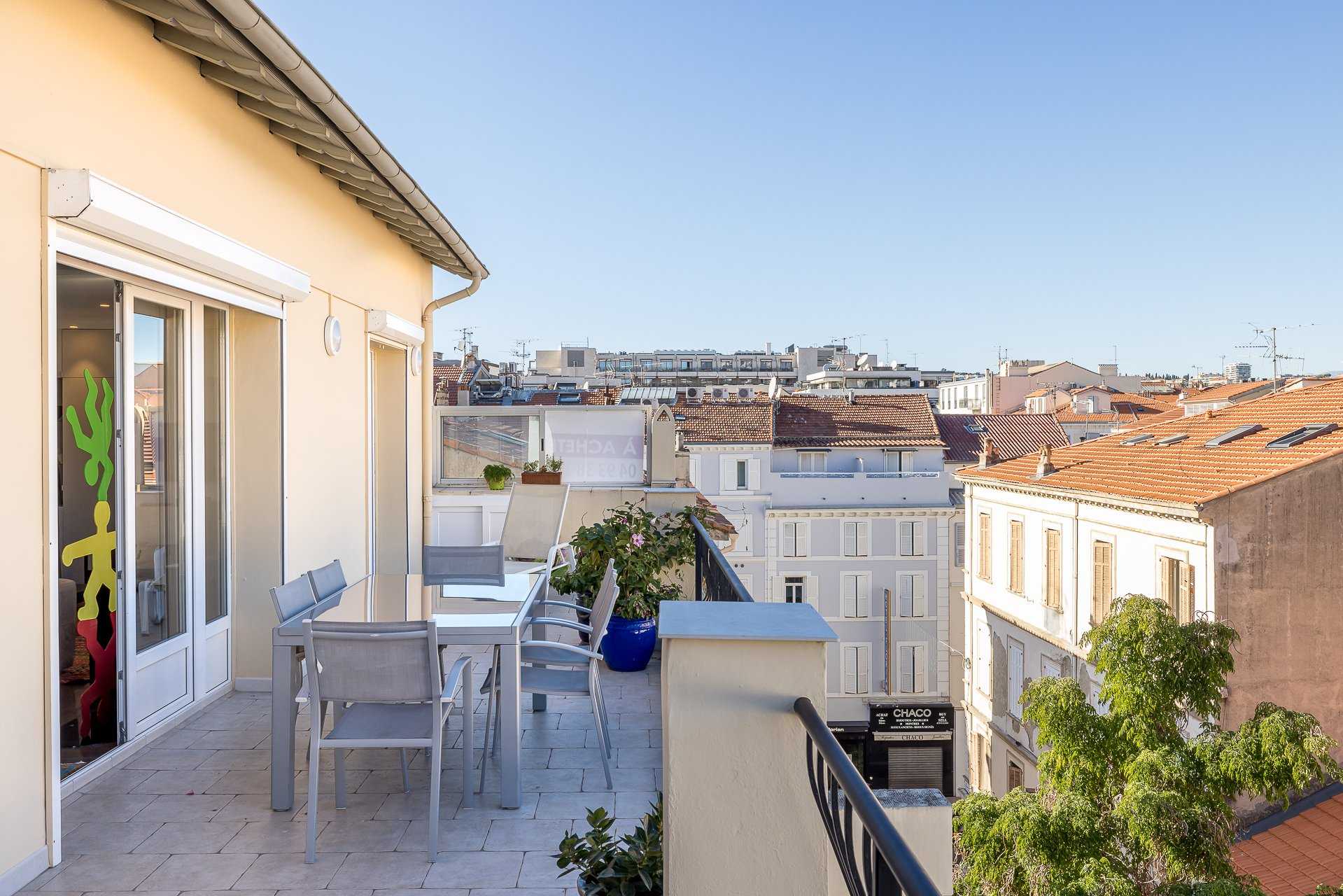 公寓 在 Cannes, Provence-Alpes-Côte d'Azur 10115695