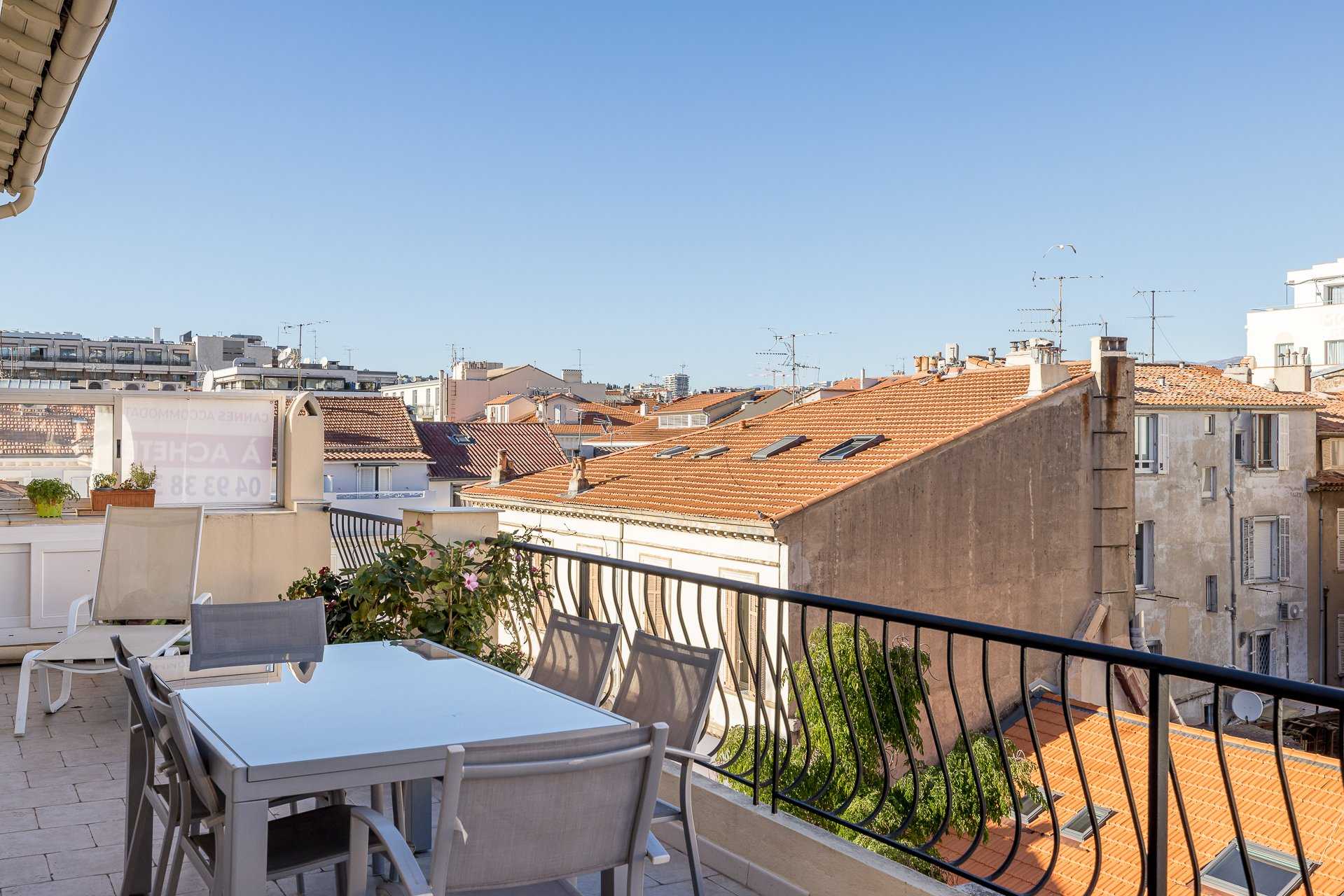 公寓 在 Cannes, Provence-Alpes-Côte d'Azur 10115695