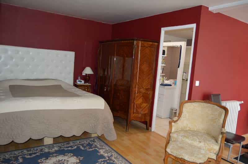 公寓 在 Villefagnan, Nouvelle-Aquitaine 10116132