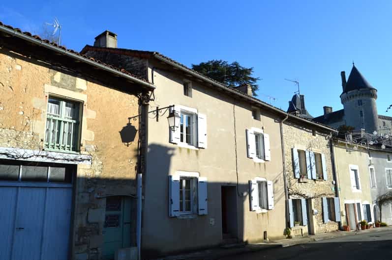 Land in Verteuil-sur-Charente, Nouvelle-Aquitanië 10116133
