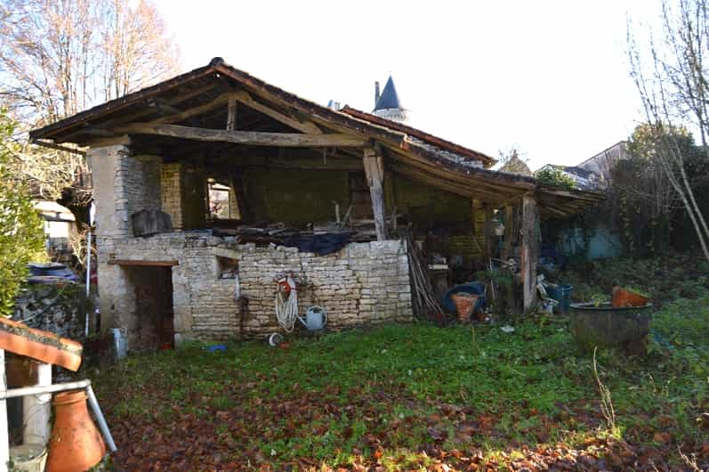 Land in Verteuil-sur-Charente, Nouvelle-Aquitaine 10116133