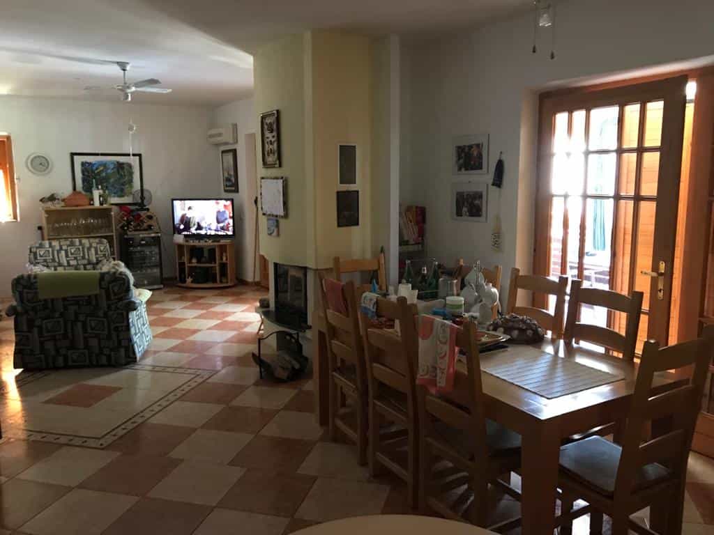房子 在 Milna, Split-Dalmatia County 10116545