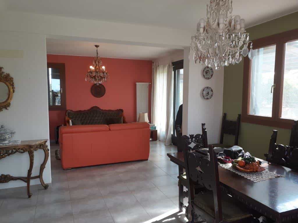 Huis in Brussa, Veneto 10116662