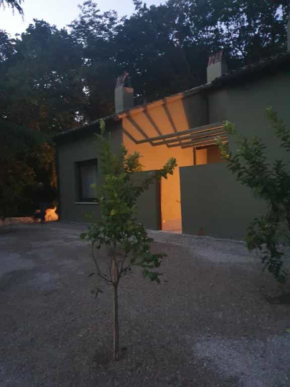 Talo sisään Melizzano, Campania 10116670