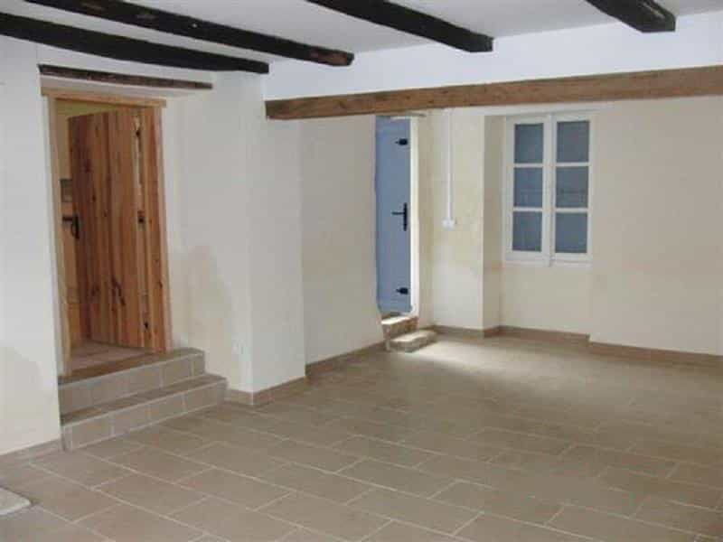 Huis in Champagne-Mouton, Nouvelle-Aquitaine 10116714