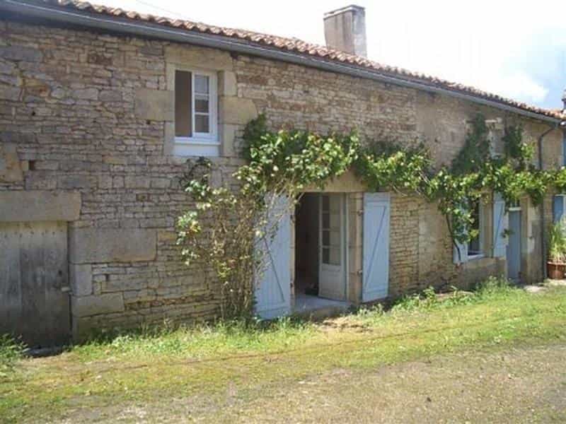 Rumah di Sampanye-Mouton, Nouvelle-Aquitaine 10116714