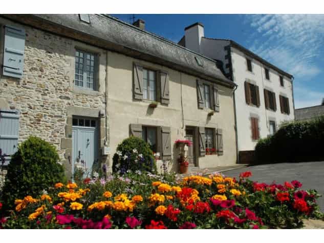 Hus i Bussiere-Poitevine, Nouvelle-Aquitaine 10117047