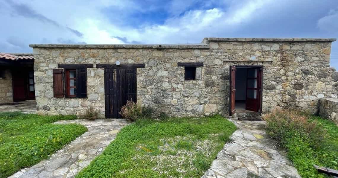 Hus i Pano Akourdaleia, Paphos 10117059