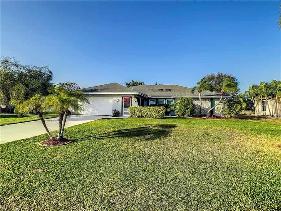 House in Cape Coral, Florida 10117839