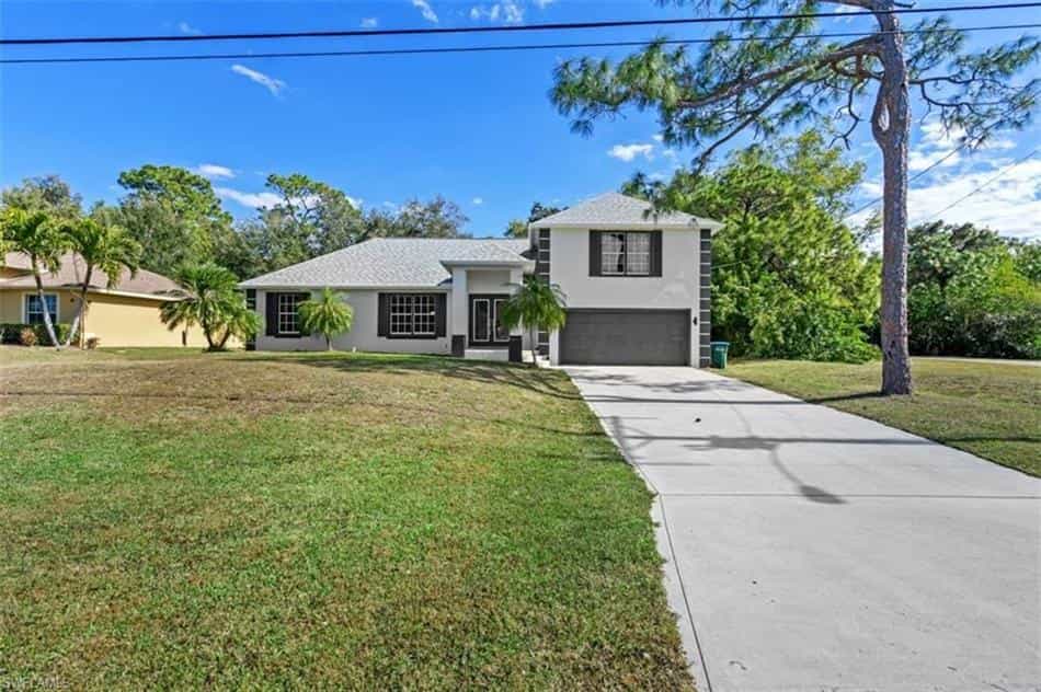 House in Cape Coral, Florida 10117845
