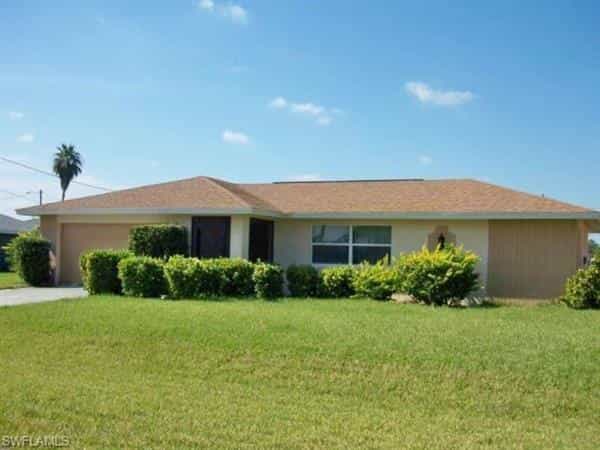 Hus i Lochmoor Waterway Estates, Florida 10117847