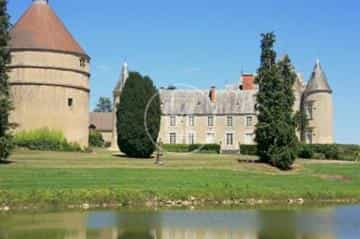房子 在 Neuvy-le-Barrois, Centre-Val de Loire 10118046