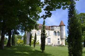 House in Gardes, Nouvelle-Aquitaine 10118103