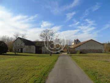 House in Chauvigny, Nouvelle-Aquitaine 10118122