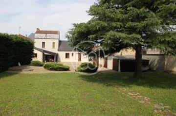 House in Chatellerault, Nouvelle-Aquitaine 10118144