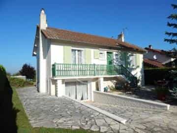 Haus im L'Isle-Jourdain, Nouvelle-Aquitaine 10118159