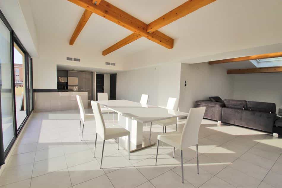 Condominium in Cap-d'Ail, Provence-Alpes-Cote d'Azur 10118183