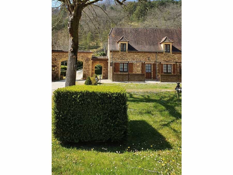 House in Rouffignac-Saint-Cernin-de-Reilhac, Nouvelle-Aquitaine 10118487