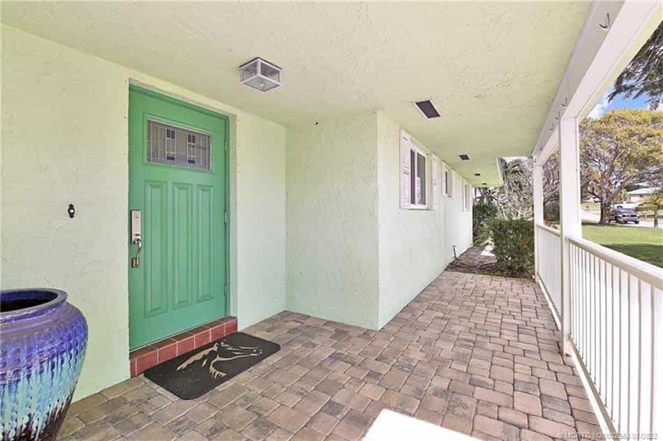 House in Jensen Beach, Florida 10118528