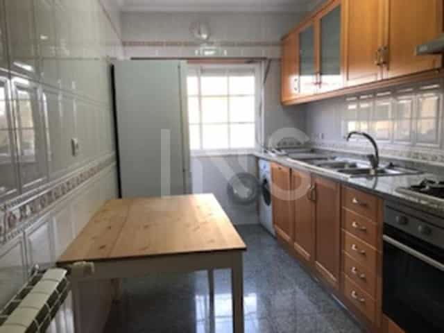 公寓 在 Parede, Lisbon 10118595