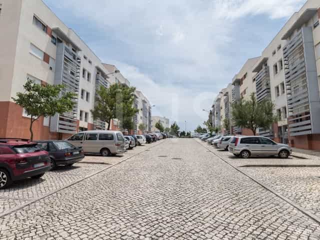 Condominium in Alcabideche, Lisbon 10118660