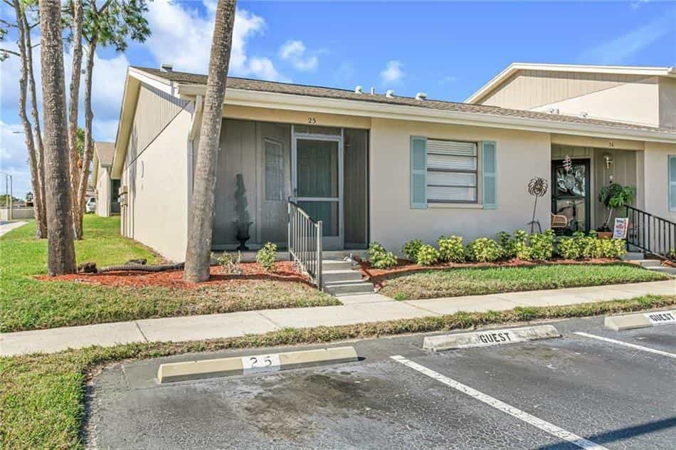 House in Ridgecrest, Florida 10118771