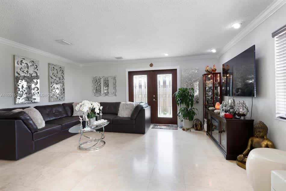 Condominium in Westwood Lakes, Florida 10118785