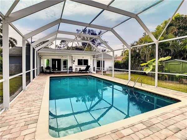 House in Naples, Florida 10118788