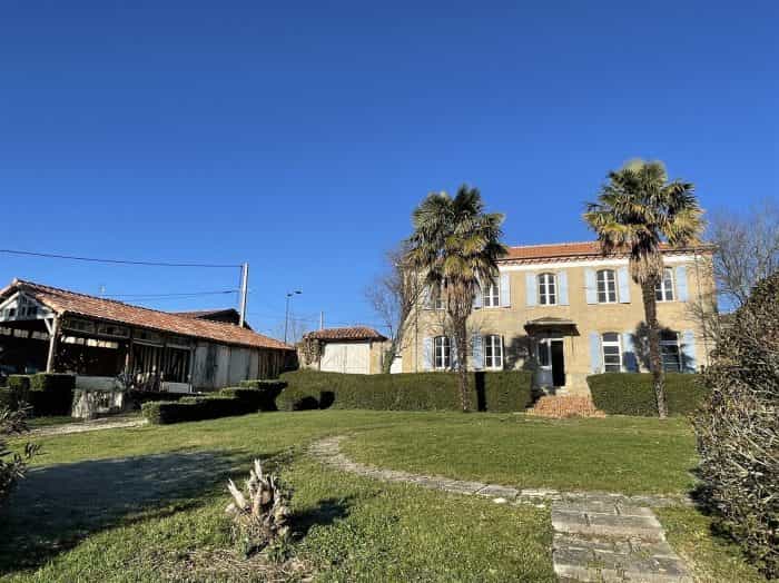 بيت في Castelnau-Magnoac, Occitanie 10119359