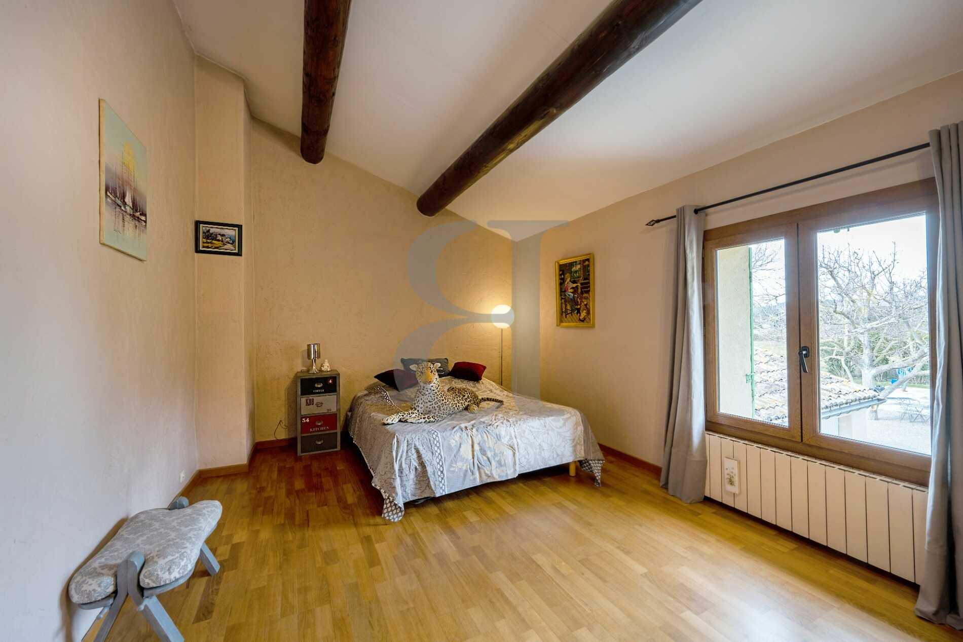House in Sarrians, Provence-Alpes-Côte d'Azur 10119377