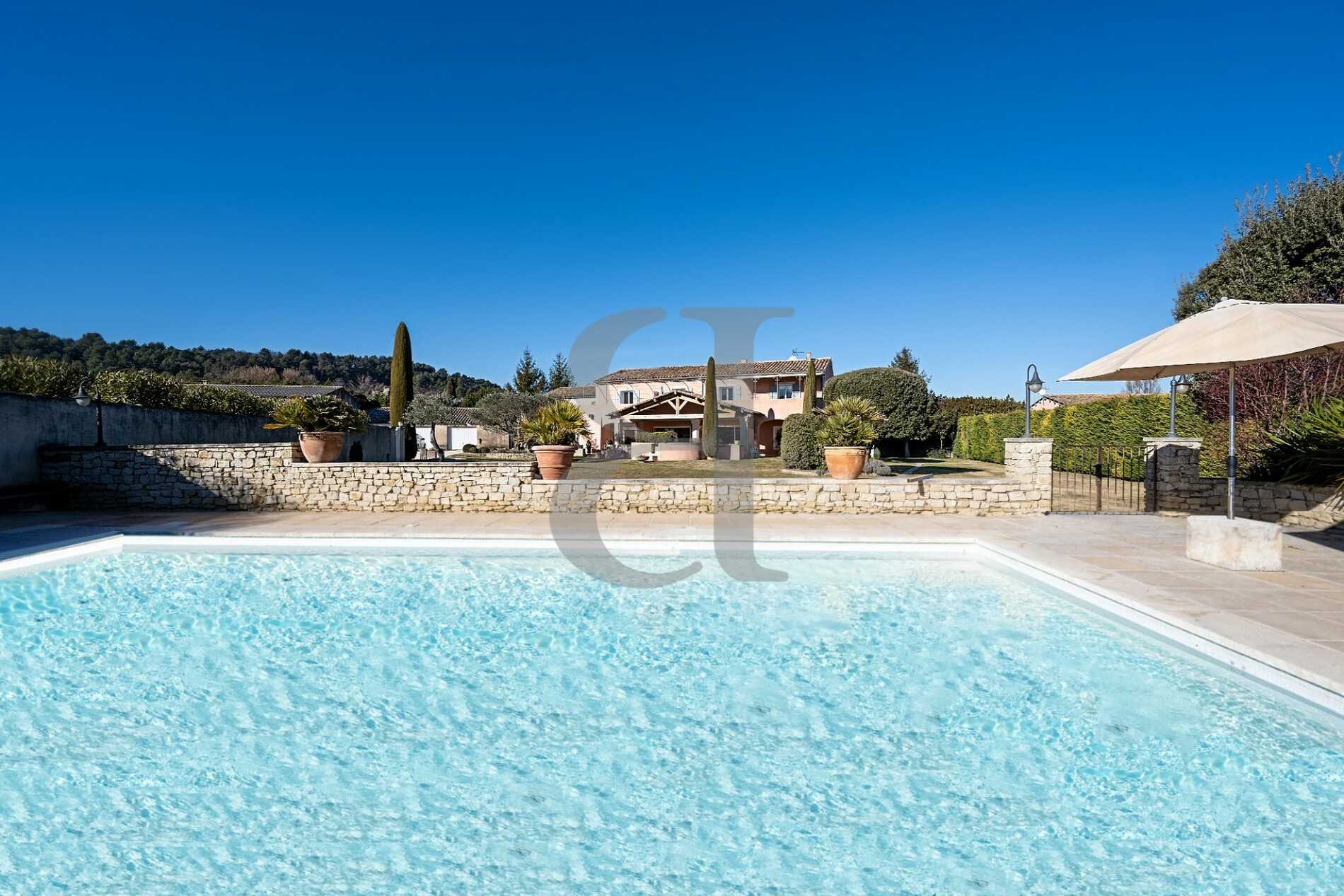 Hus i Menerbes, Provence-Alpes-Cote d'Azur 10119404
