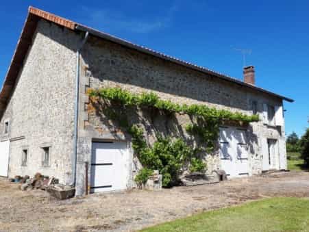 House in Roussines, Nouvelle-Aquitaine 10119534