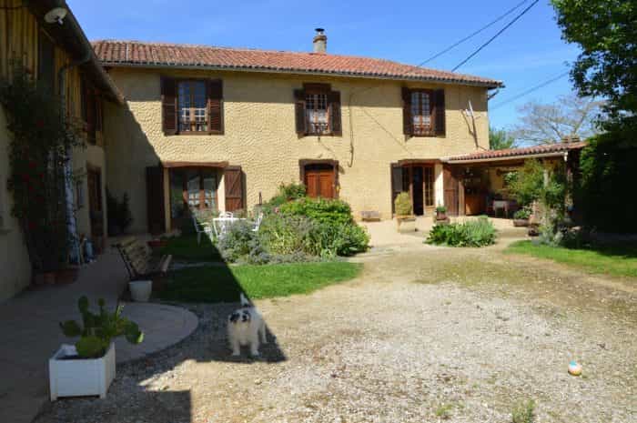 房子 在 Castelnau-Magnoac, Occitanie 10119644