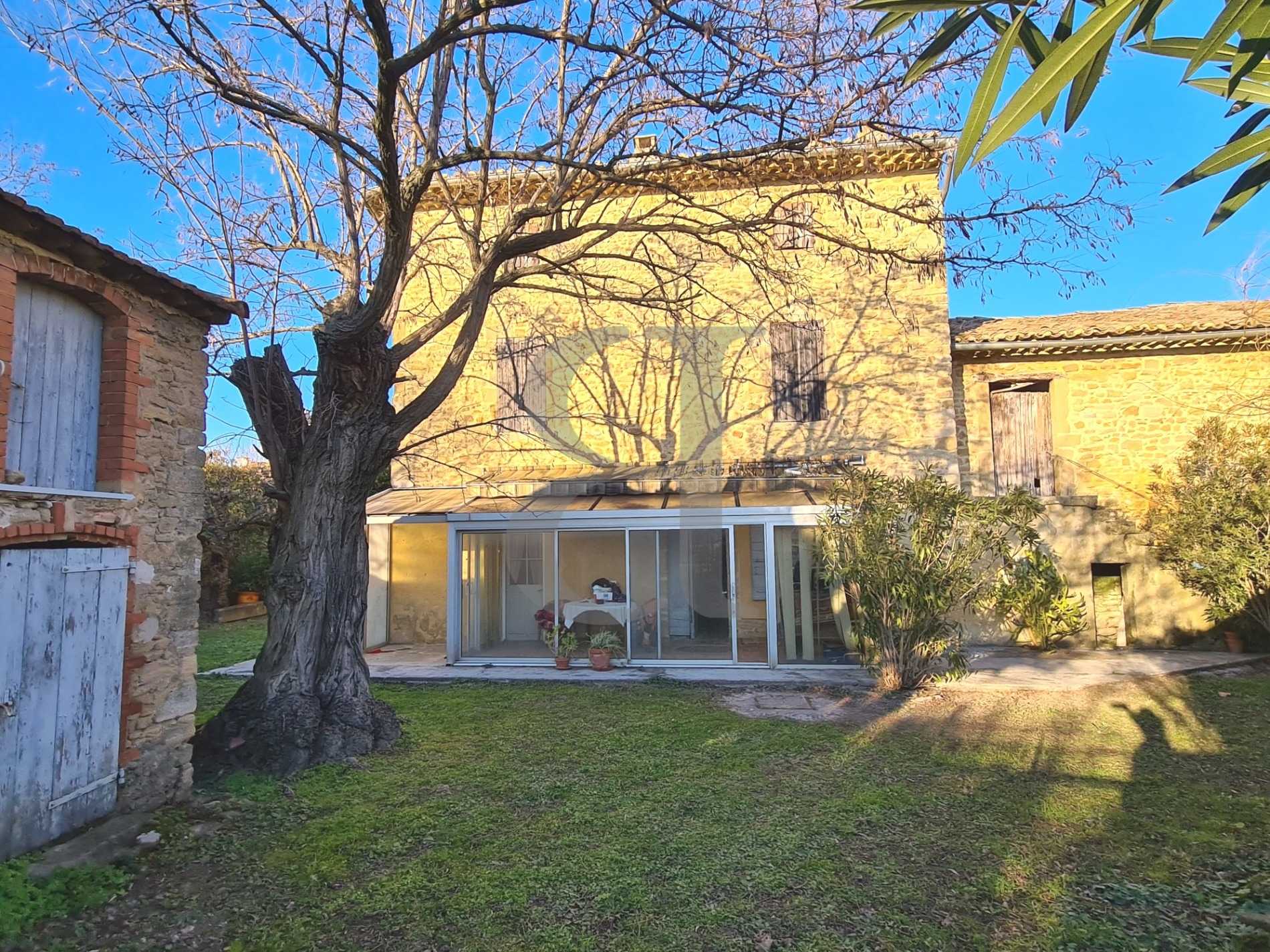 House in Serignan-du-Comtat, Provence-Alpes-Cote d'Azur 10119748