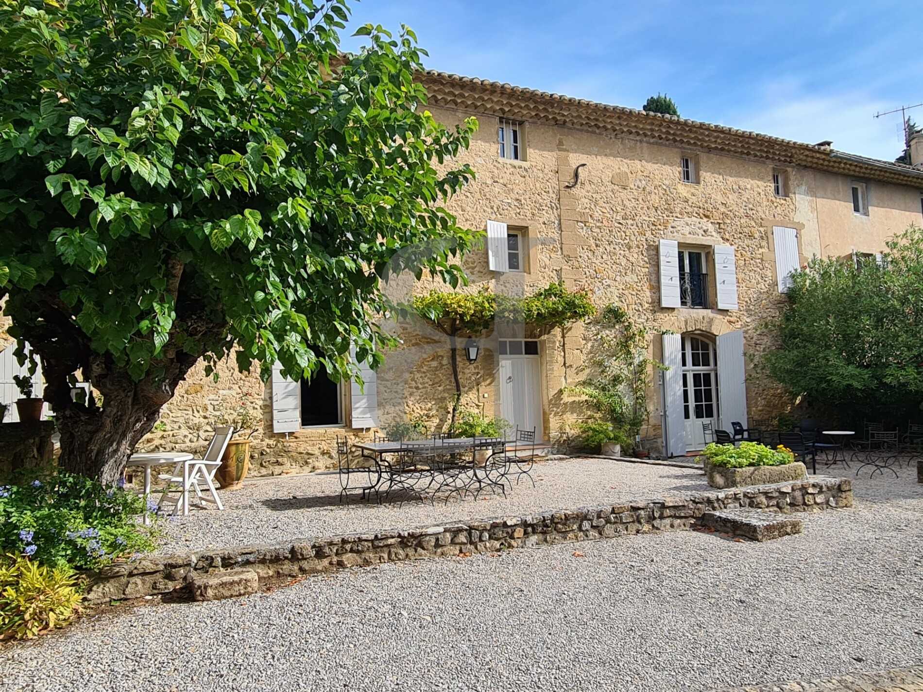 House in Sainte-Cecile-les-Vignes, Provence-Alpes-Cote d'Azur 10119889