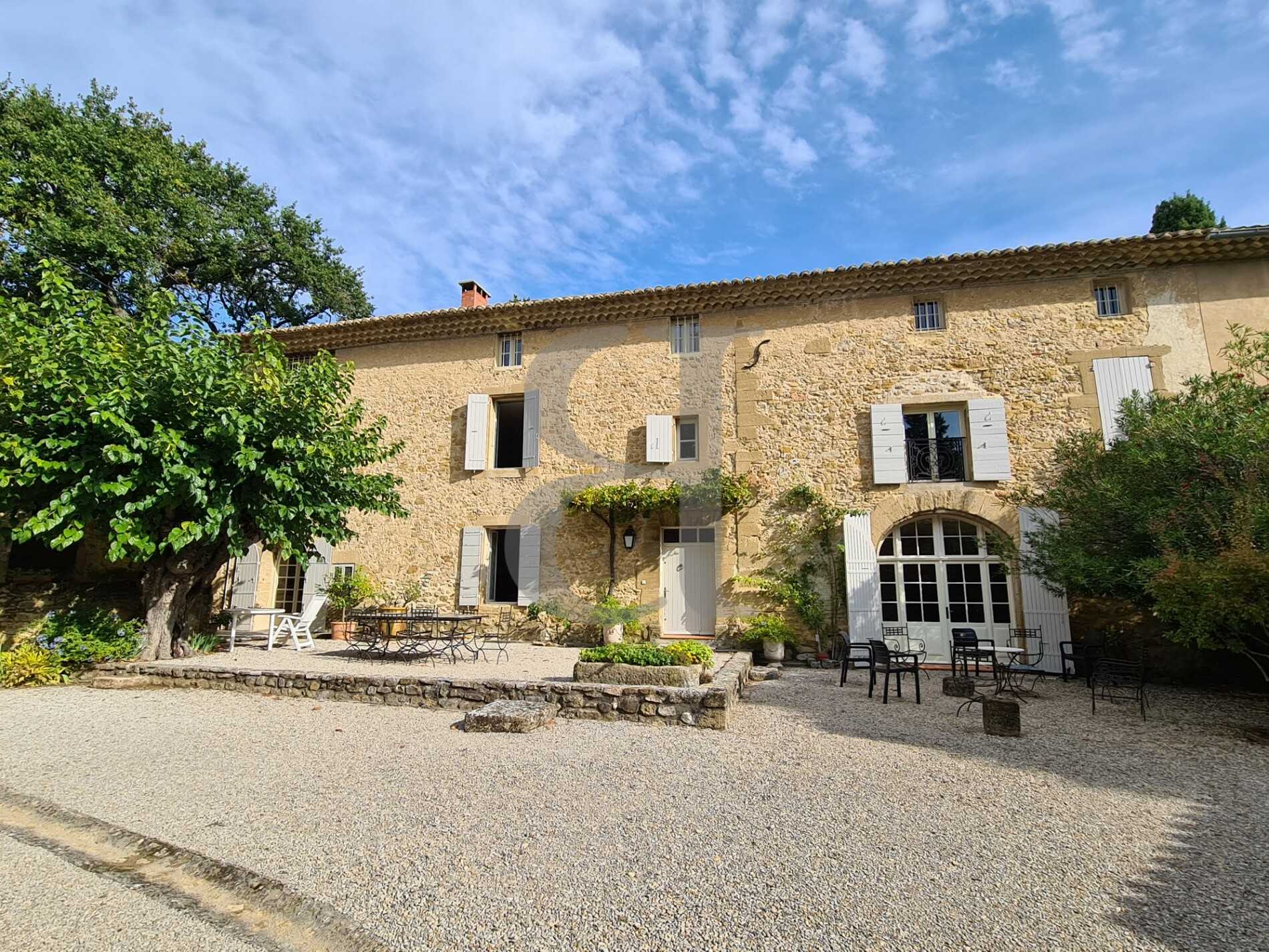 House in Sainte-Cecile-les-Vignes, Provence-Alpes-Cote d'Azur 10119889