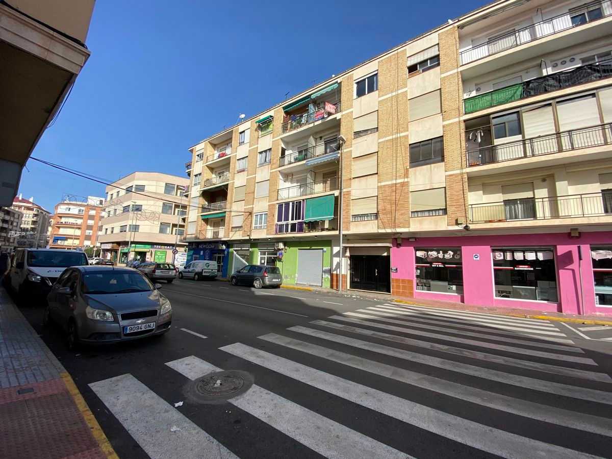 Condominium in Almoradi, Valencia 10119910