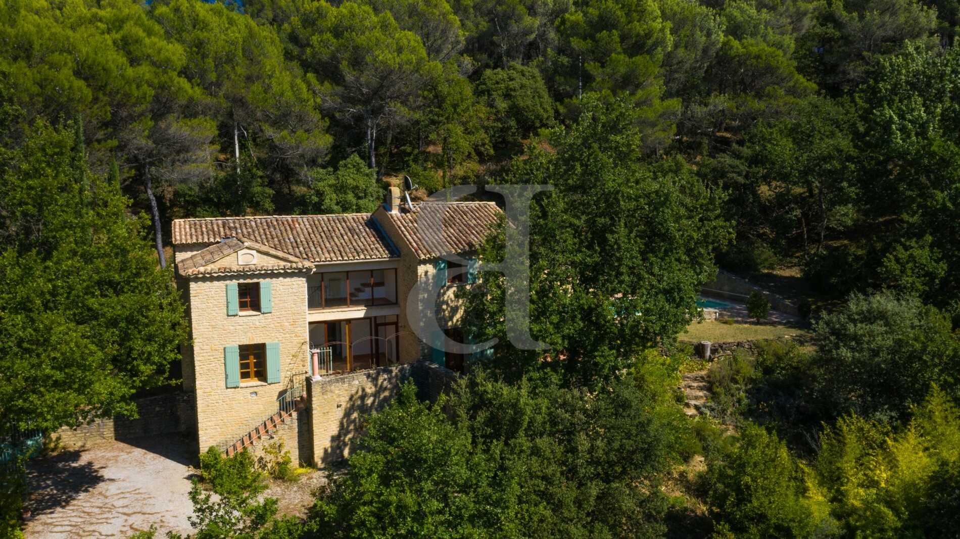 Talo sisään Vaison-la-Romaine, Provence-Alpes-Cote d'Azur 10119932
