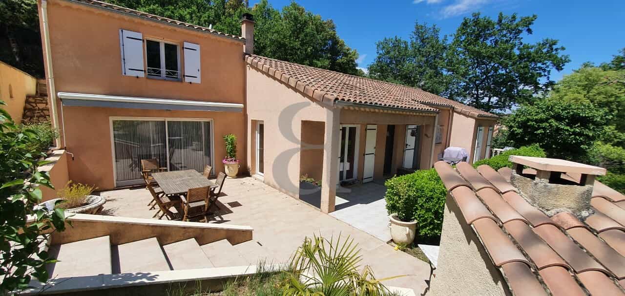 House in Sainte-Cecile-les-Vignes, Provence-Alpes-Cote d'Azur 10120083