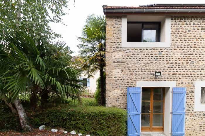 房子 在 Plaisance, Occitanie 10120131