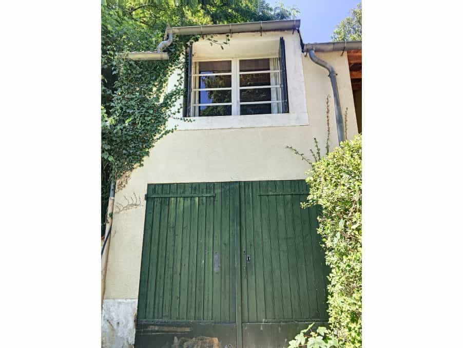House in Mauzac, Nouvelle-Aquitaine 10120531