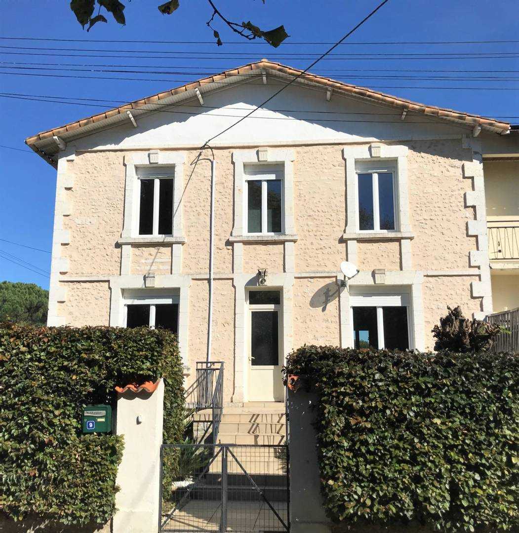 House in Médillac, Nouvelle-Aquitaine 10120548