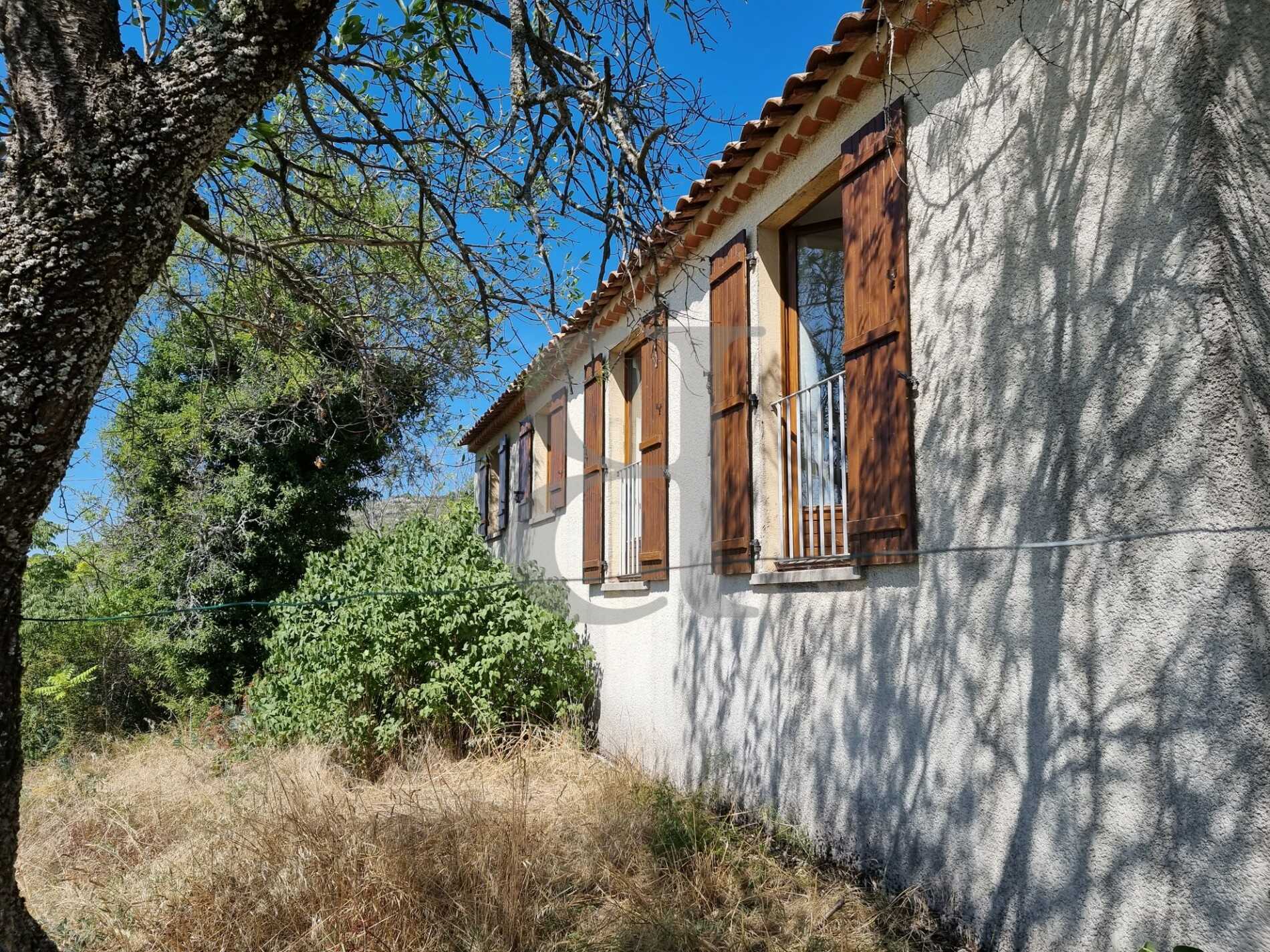 Talo sisään Mazan, Provence-Alpes-Côte d'Azur 10120561