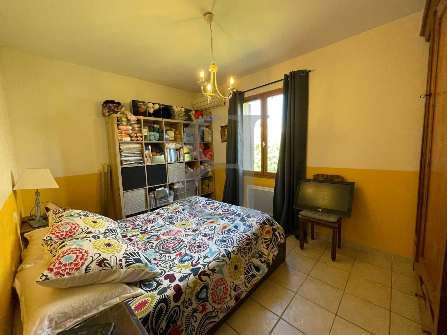 집 에 Caromb, Provence-Alpes-Côte d'Azur 10120572