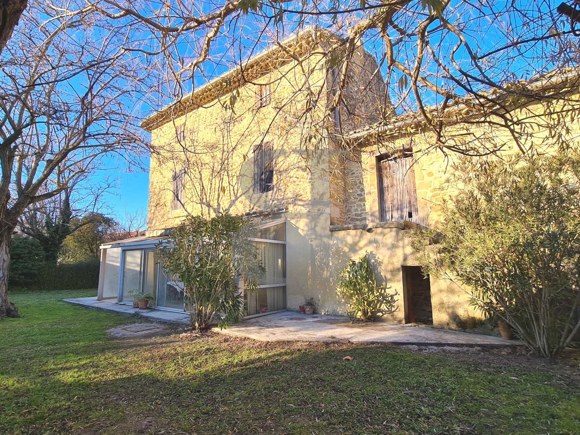 मकान में Serignan-du-Comtat, Provence-Alpes-Cote d'Azur 10120614