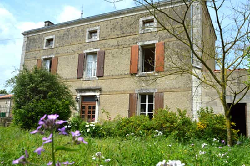 Huis in Raix, Nouvelle-Aquitanië 10120641