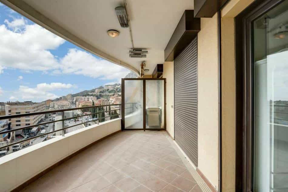 Condominium in Saint-Antoine, Provence-Alpes-Cote d'Azur 10120798