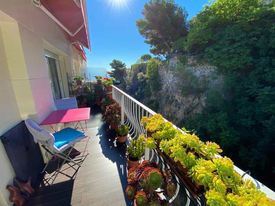 Condominium dans Beausoleil, Provence-Alpes-Côte d'Azur 10120800