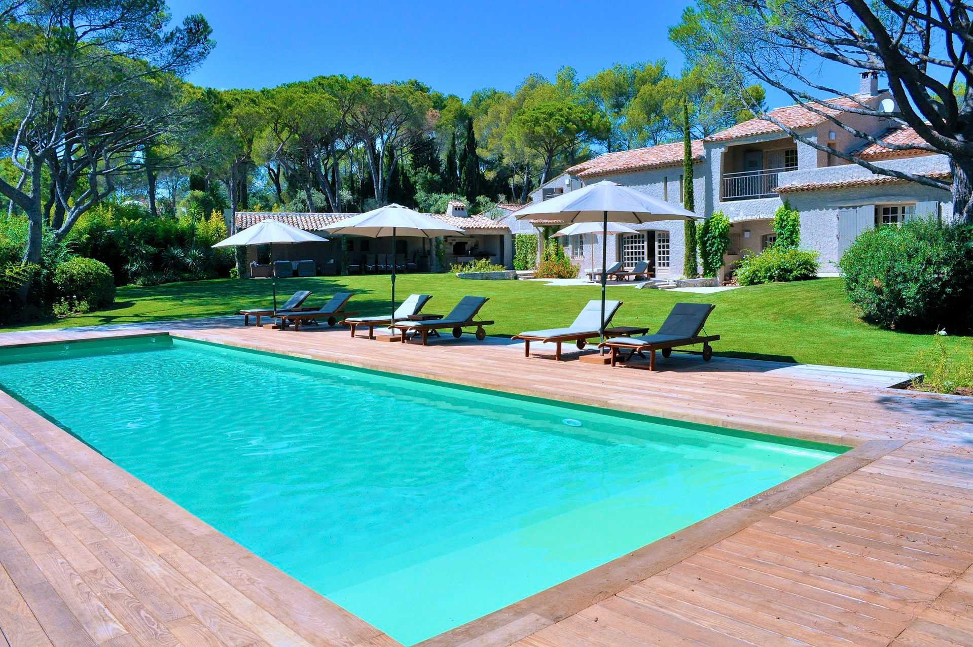 بيت في Valescure, Provence-Alpes-Cote d'Azur 10120891